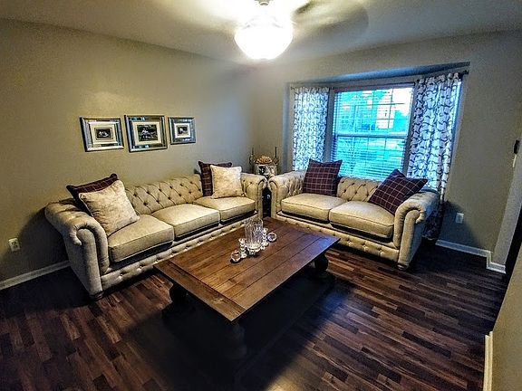 4th image of 58770 Carriage Ln