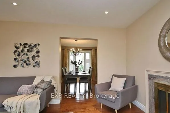1326 Fontenay Cres — Photo 30