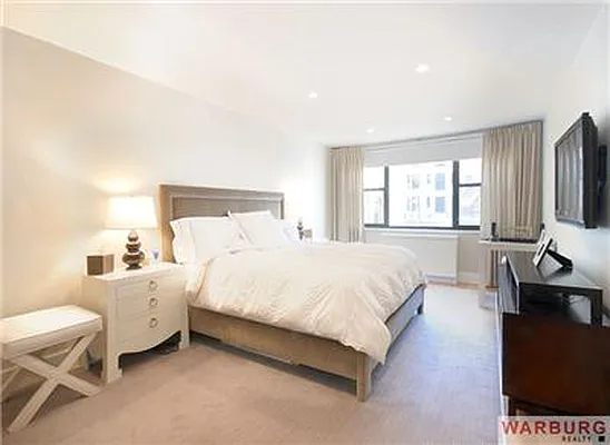 Sold by Warburg | media 15