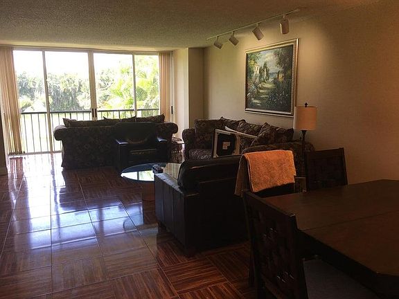 5th image of 4070 Tivoli Court #202