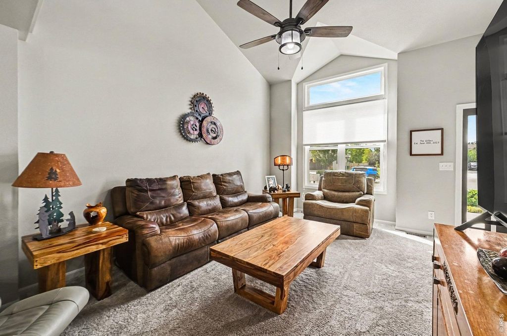 3856 Larkspur Ct