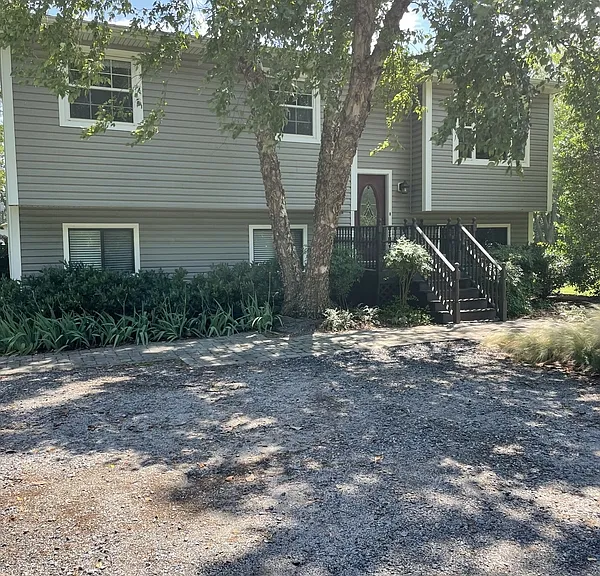 725 Masons Beach Rd — Photo 1