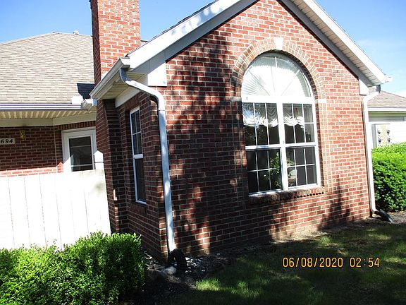 5th image of 694 Hampton Woods Dr