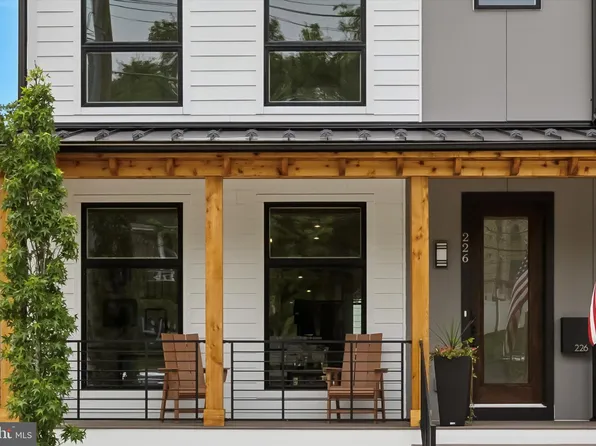 226 N Main St, Doylestown, PA 18901