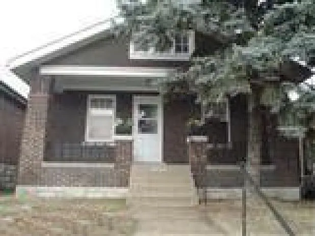 8421 North Broadway photo 1