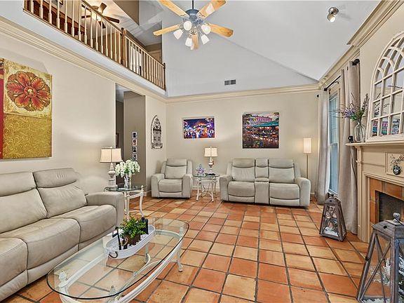 3rd image of 205 Branch Ln