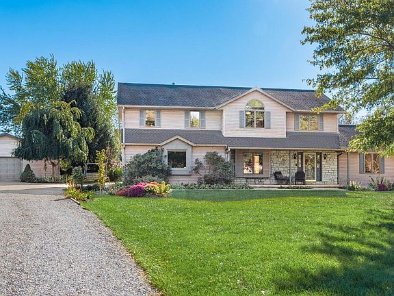 3rd image of 161 Canyon Villa Dr