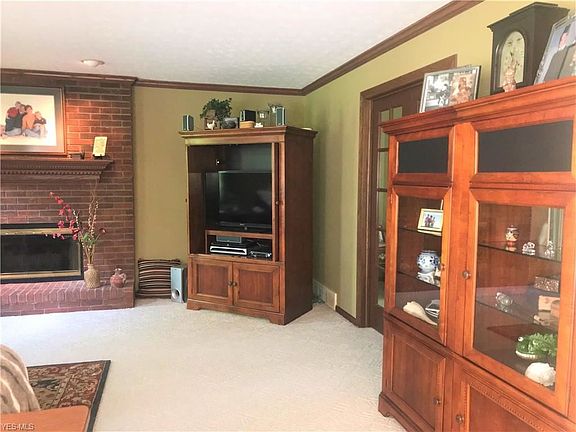 4th image of 2068 McClaren Ln