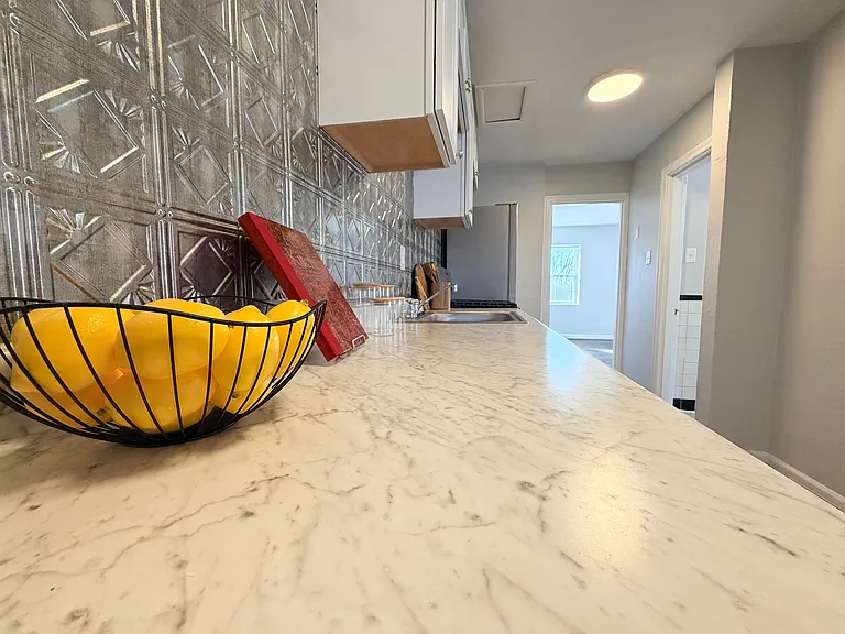 5514 Chippewa St #2W — Photo 3