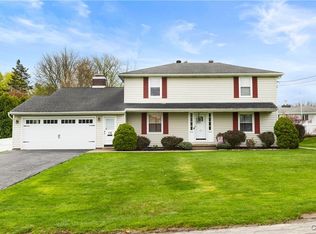 15 Indian Mound Dr, Whitesboro, NY 13492