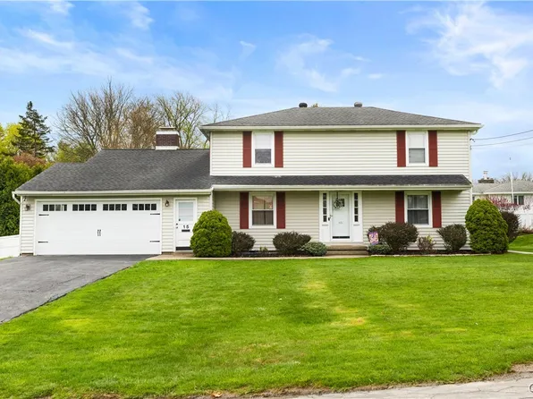 15 Indian Mound Dr, Whitesboro, NY 13492