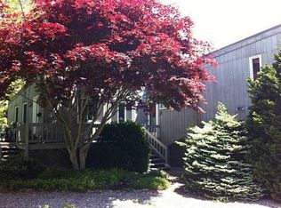 14 Meadow Ave, Westerly, RI 02891