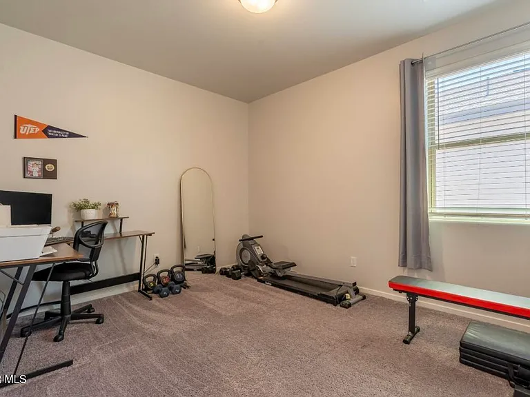 1056 Summer Breeze Pl — Photo 24