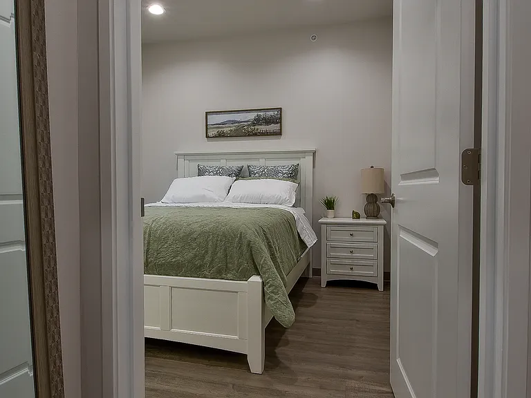 Crossroads Place Apartments — Photo 19