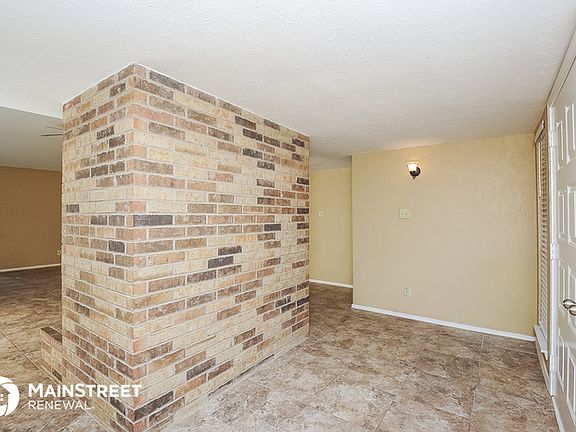 4th image of 3313 Clovermeadow Dr
