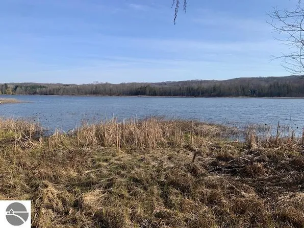 2284 Six Mile Lake Rd, East Jordan, MI 49727