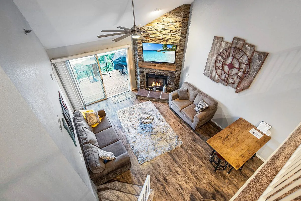 4 bed, 1629 sqft, $2,250 — Photo 2