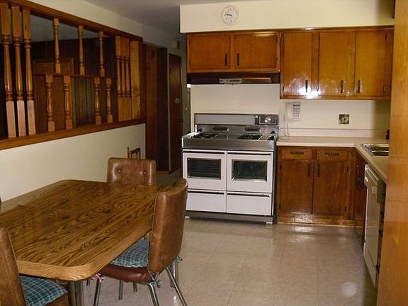3rd image of 6300 Saratoga Ave