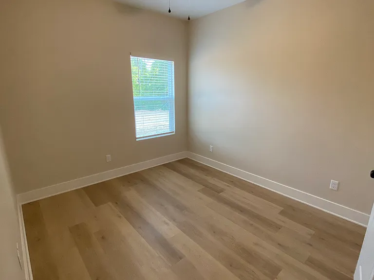 7531 FM 1845 — Photo 14