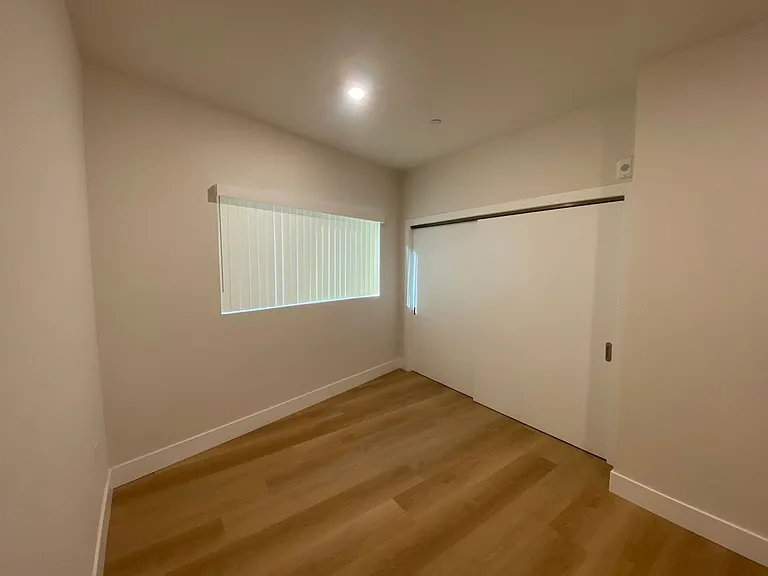 Pacific Heights II — Photo 29