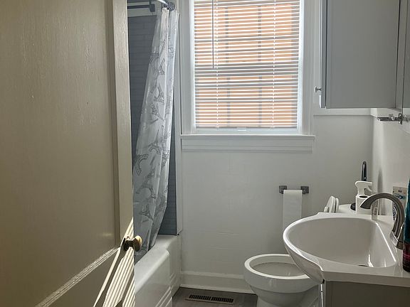 2nd image of 718 Dupont Cir SW