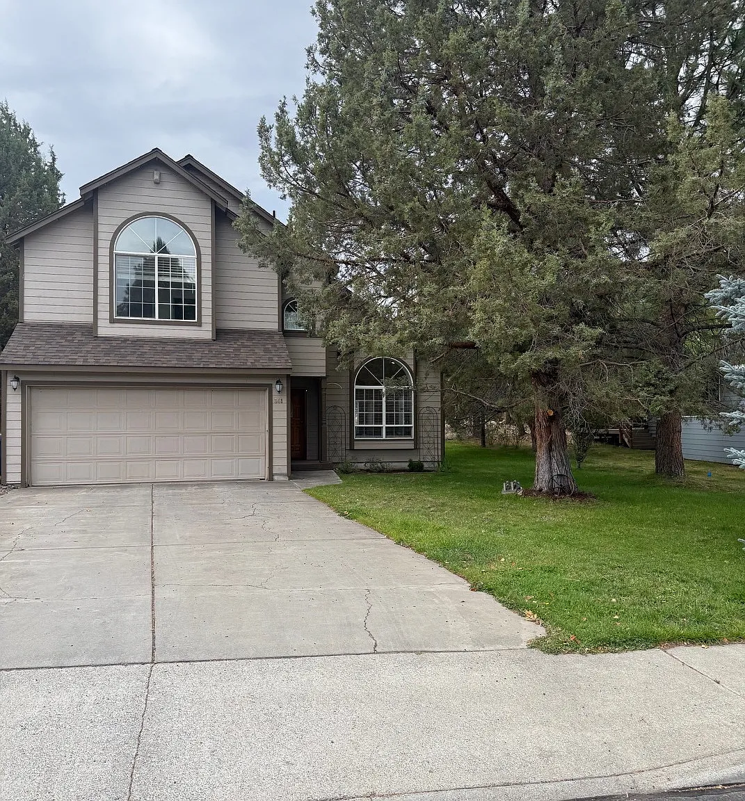 3 bed, 2.5 bath, 1749 sqft, $2,950 — Photo 1