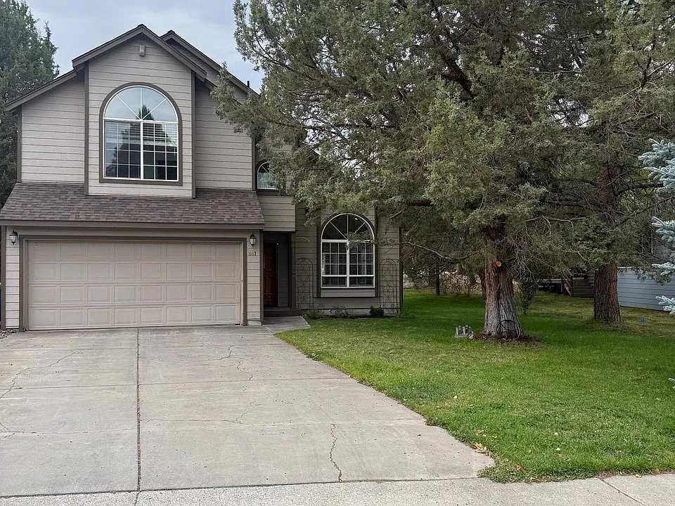 861 SE Airpark Dr