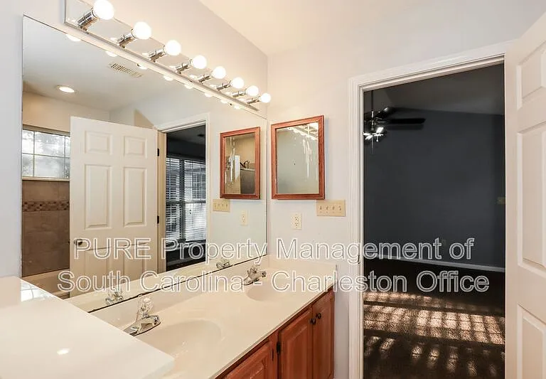 208 Pipers Ln #208 — Photo 13