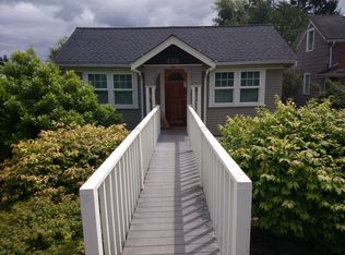 8370 31st Ave NW, Seattle, WA 98117