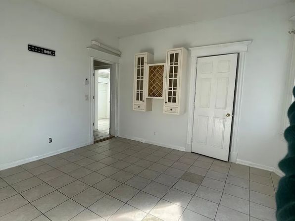 (undisclosed Address)