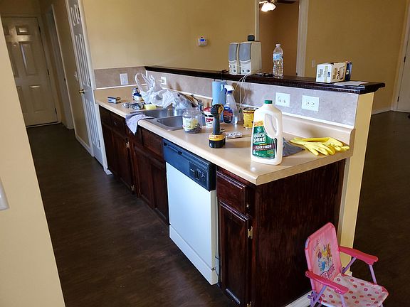 3rd image of 500 Hilltop Dr