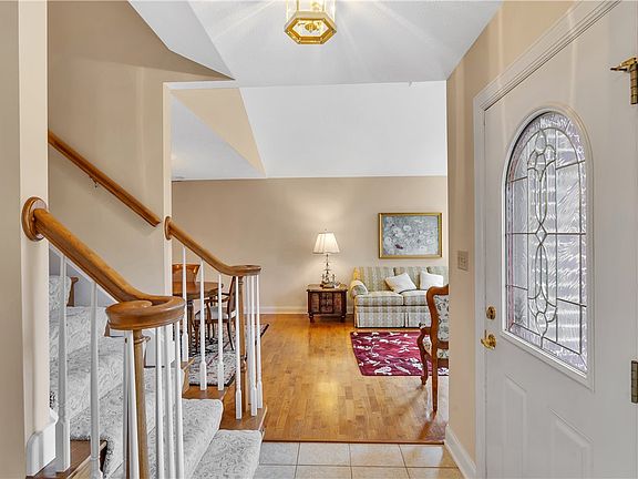 4th image of 5109 Hemlock Ln