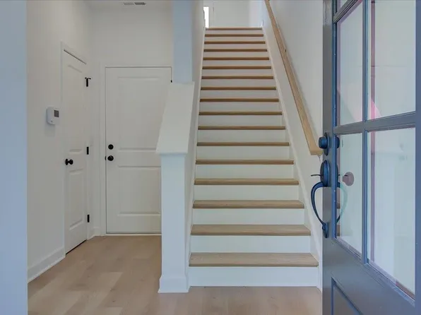 1935 Deco Dr, Kennesaw, GA 30144