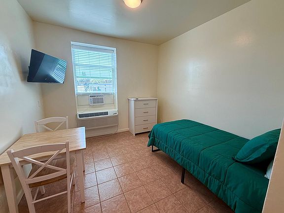 5th image of 2320 N Dixie Hwy #209