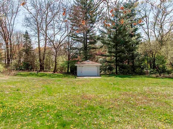 4th image of 53222 Martin Ln