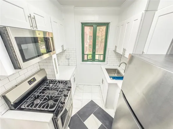 5 Metropolitan Oval #1A, Bronx, NY 10462