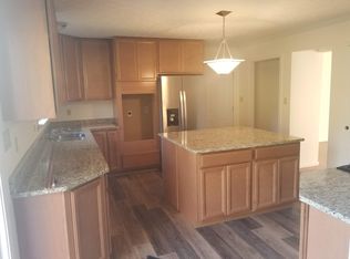 9911 Woods Cross Rd, Gloucester, VA 23061