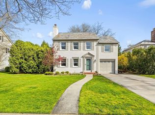 67 Kenwood Rd, Garden City, NY 11530