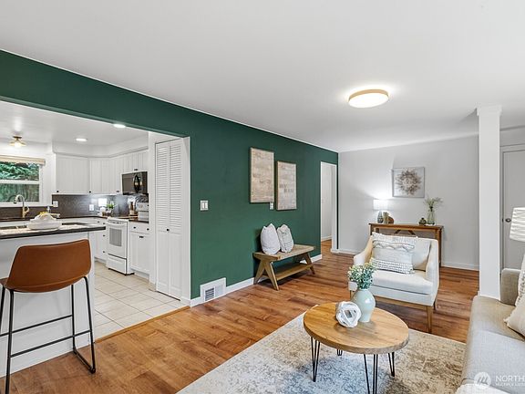 5th image of 13054 30th Avenue NE