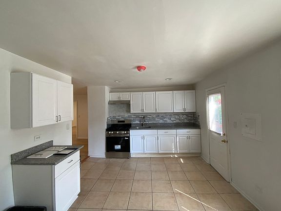 4th image of 1429 Ambassador Ln