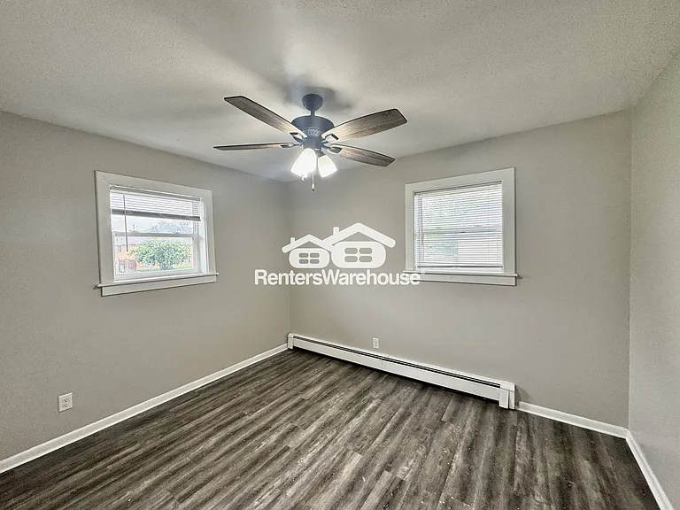110 NW College Ave #8 — Photo 5
