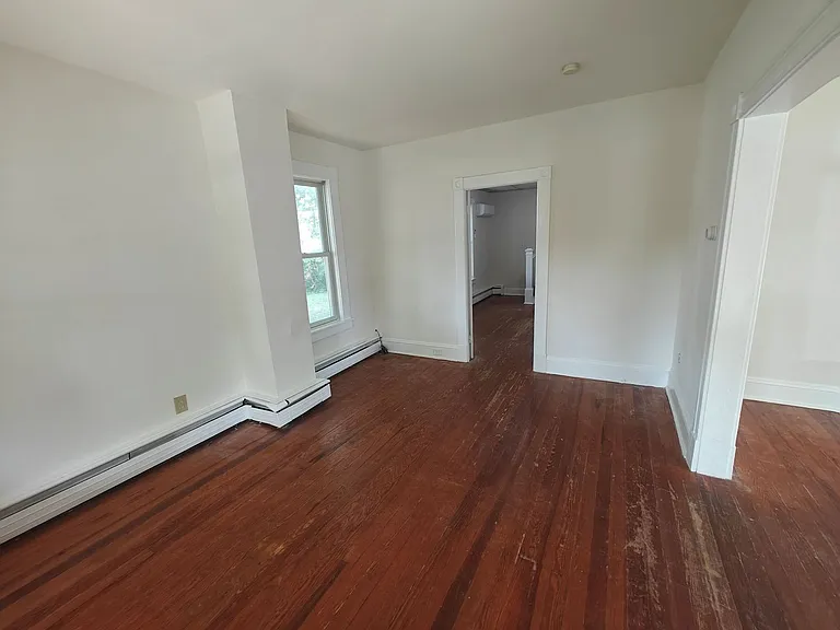 1020 Salisbury Dr — Photo 7