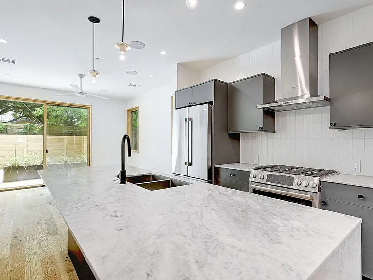1411 Haskell St #4 — Photo 10