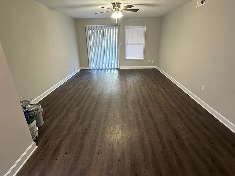 Avery Close Condominiums — Photo 47
