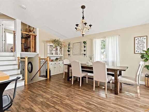 4th image of 4406 Three Rivers Dr