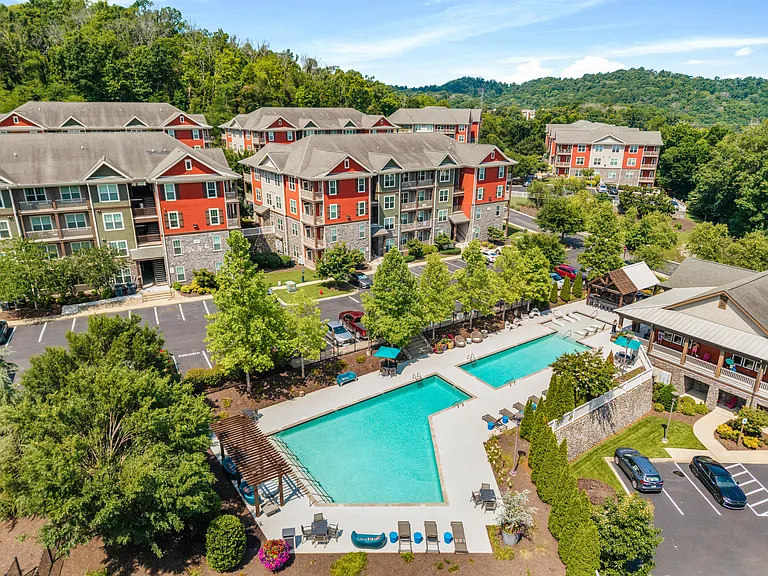 The Lodge Bellevue — Photo 16