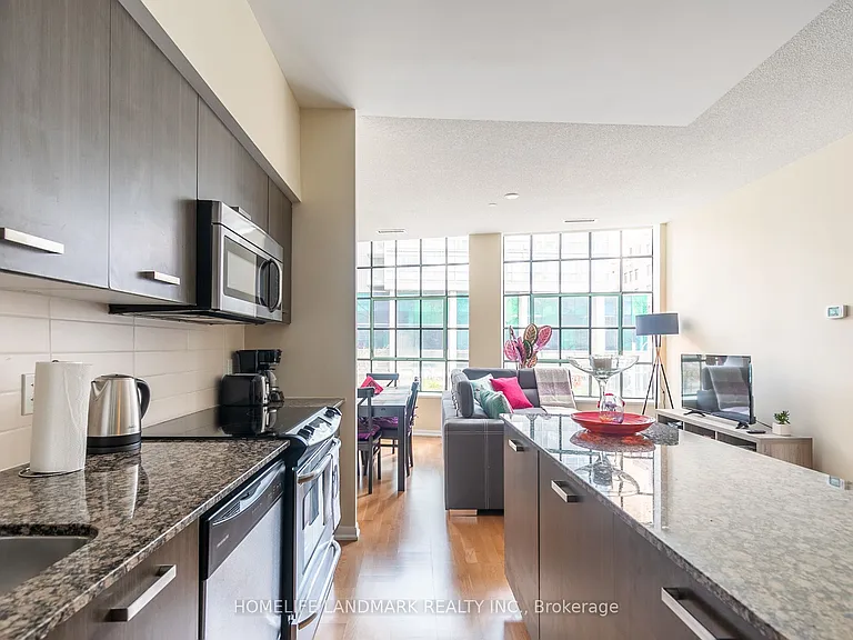 832 Bay St #204 — Photo 7