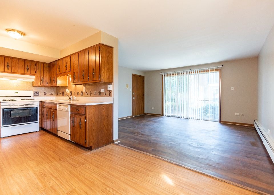 1st image of 16733 Forest Ave APT 1S