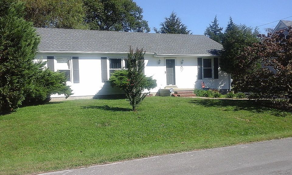 1st image of 520 Clearview St