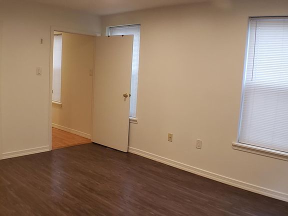 4th image of 1728 Green St APT 1R